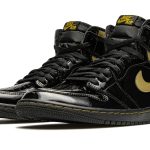 Air Jordan 1 Retro High OG "Black Metallic Gold"