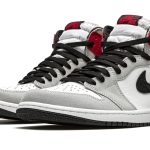 Air Jordan 1 Retro High OG "Light Smoke Grey"