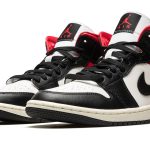 AIR JORDAN 1 MID WMNS "Black / Gym Red / Sail"